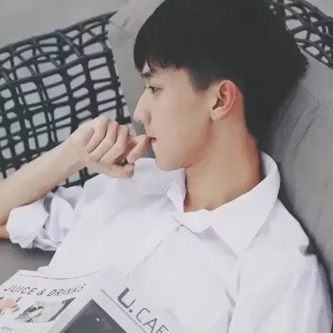 劳晨宏翰