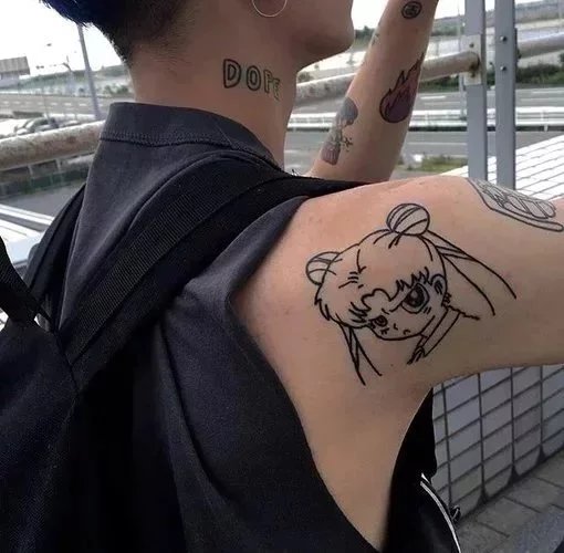 邹东婉翠